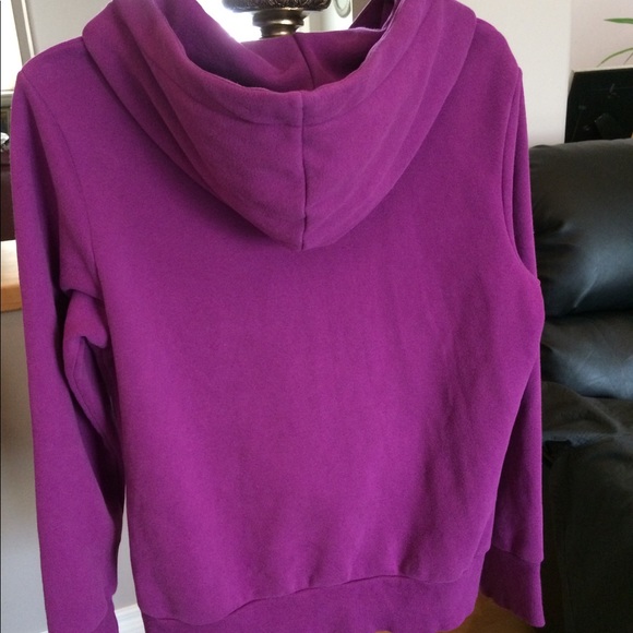 Very soft Puma hoodie. Size Large, EUC - Picture 4 of 6